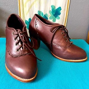 ELF Handmade leather lace-up oxfords